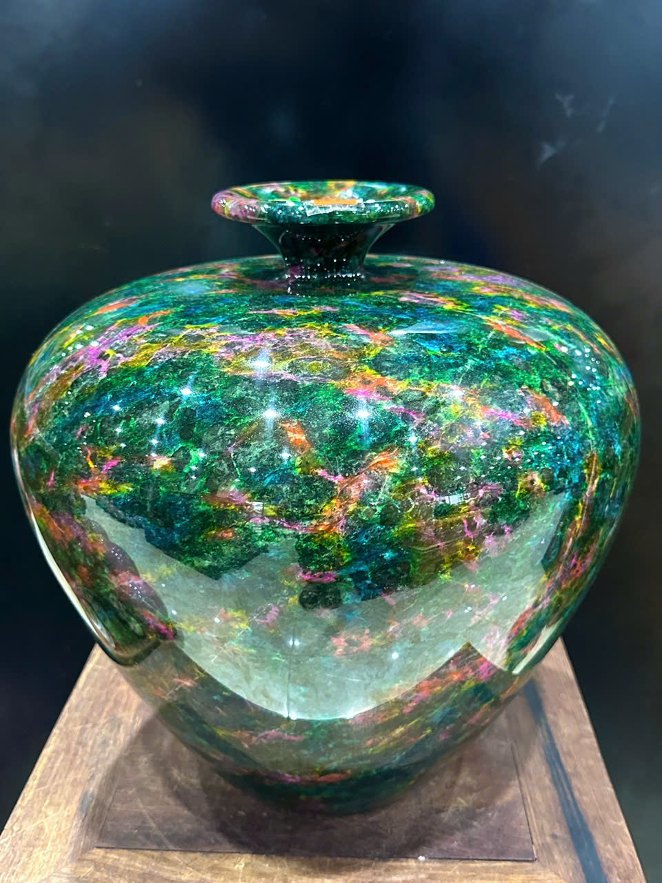 Bình Chalcedony Vân Ngọc Khổng Tước 36.5cm