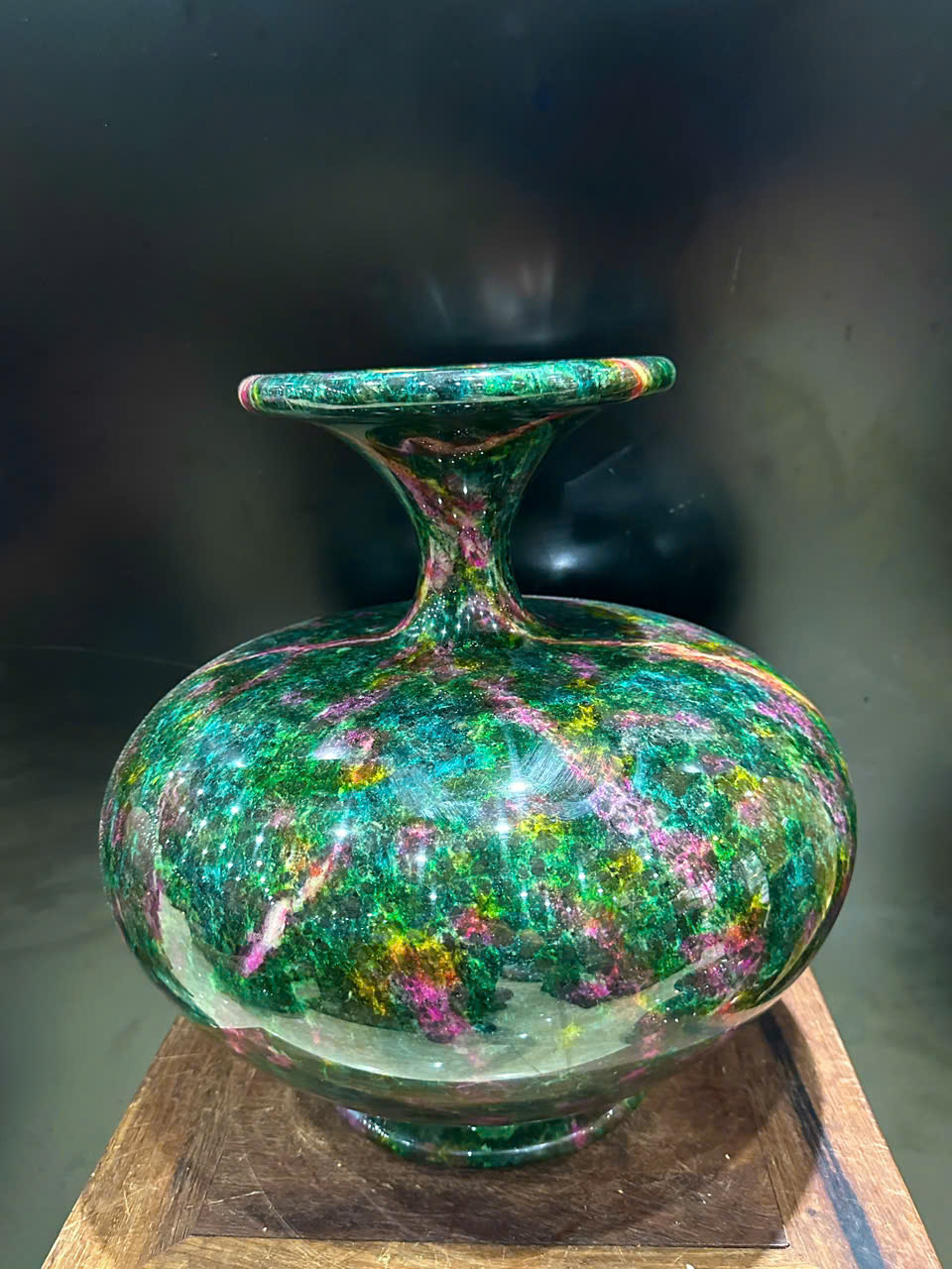 Bình Chiêu Tài Hút Lộc Chalcedony Vân Ngọc Khổng Tước 37cm