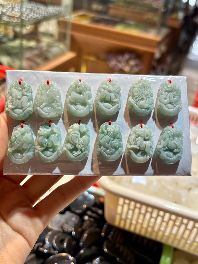 Bộ 12 Con Giáp Ngọc Phỉ Thuý (Bán theo bộ)