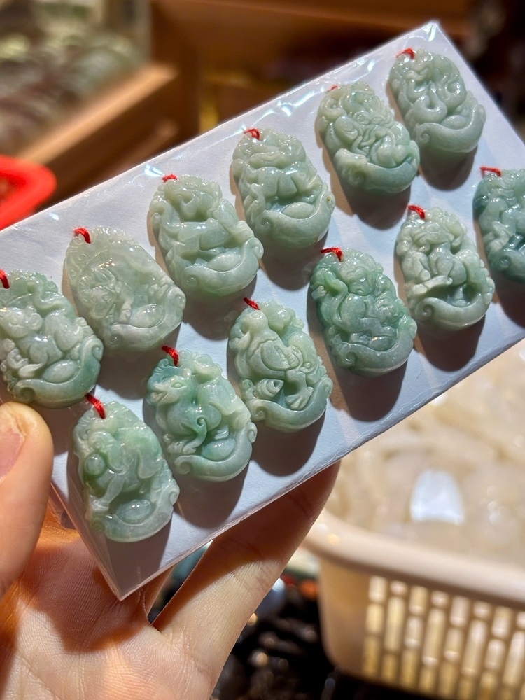 Bộ 12 Con Giáp Ngọc Phỉ Thuý (Bán theo bộ)