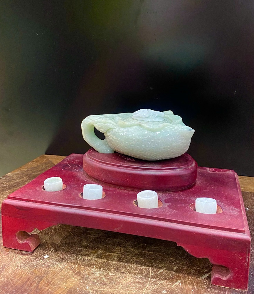 Bộ ấm chén ngọc phỉ thuý 11x3cm