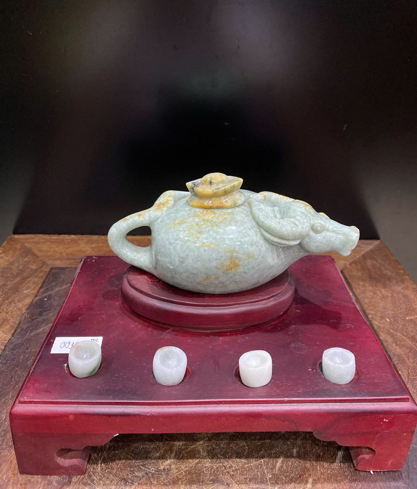 Bộ ấm chén trâu ngọc phỉ thuý 13,8x6cm