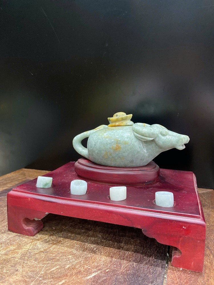 Bộ ấm chén trâu ngọc phỉ thuý 13,8x6cm