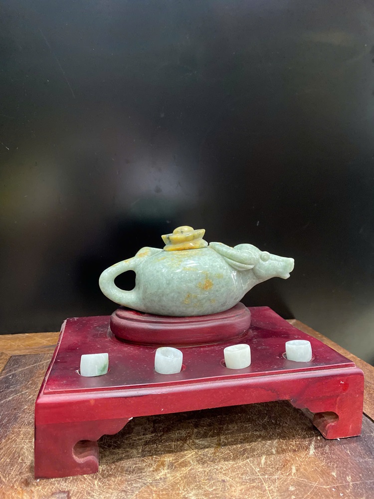 Bộ ấm chén trâu ngọc phỉ thuý 13,8x6cm