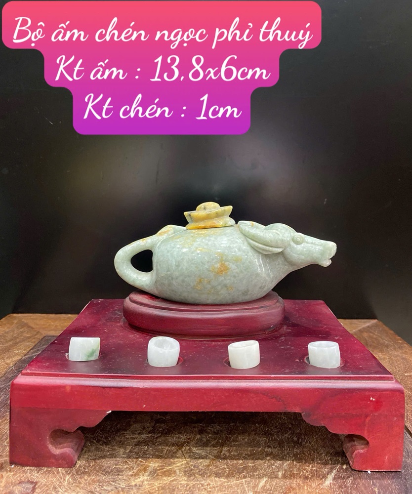 Bộ ấm chén trâu ngọc phỉ thuý 13,8x6cm