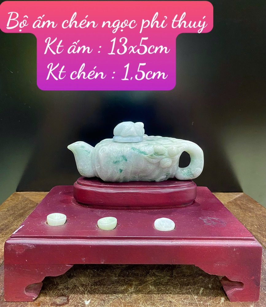 Bộ ấm chén ngọc phỉ thuý 13x5cm