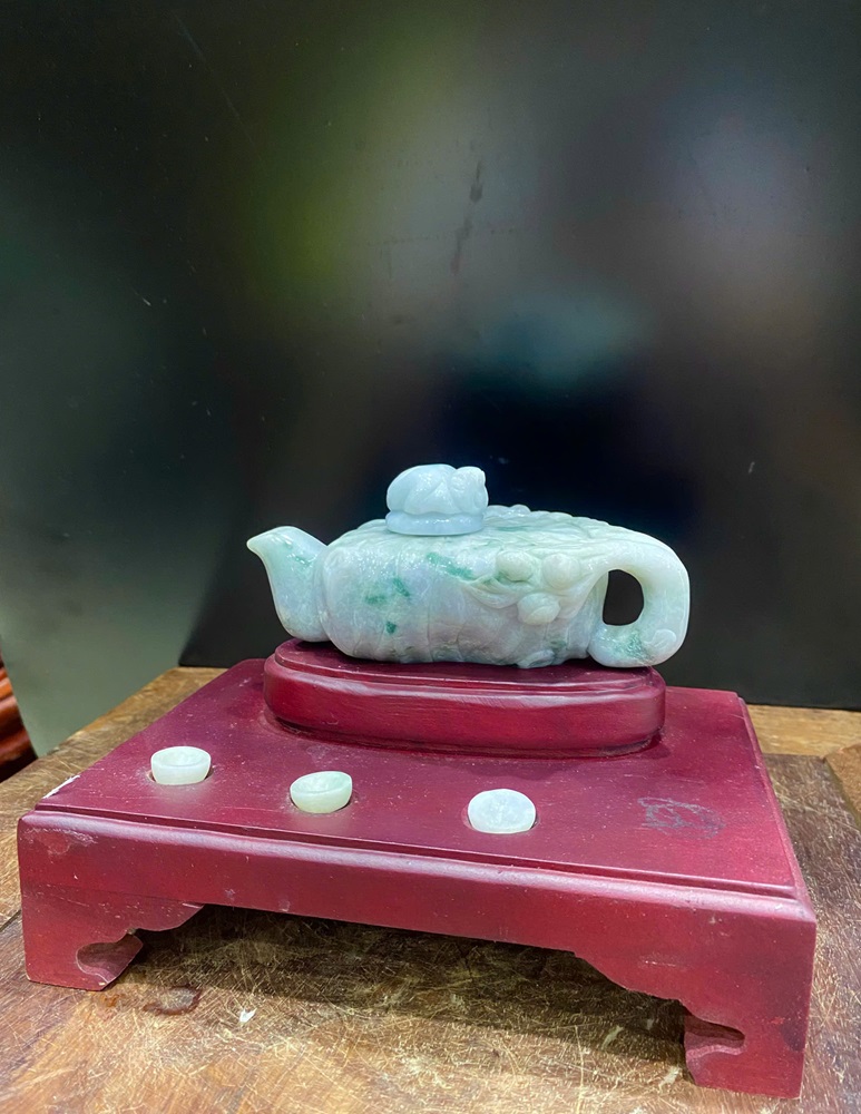 Bộ ấm chén ngọc phỉ thuý 13x5cm