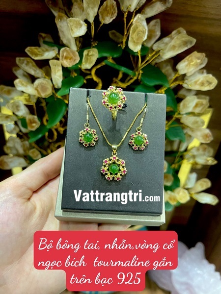 Bộ bông tai - nhẫn - vòng cổ ngọc bích gắn trên bạc 925