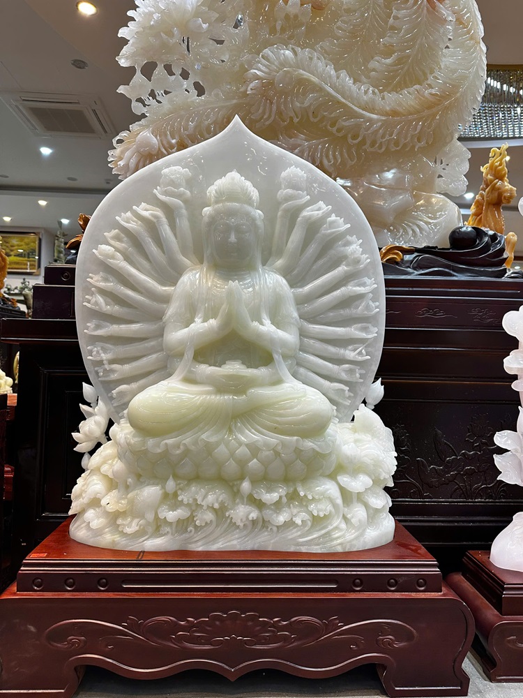 Bồ tát thiên thủ thiên nhãn ngọc Onyx