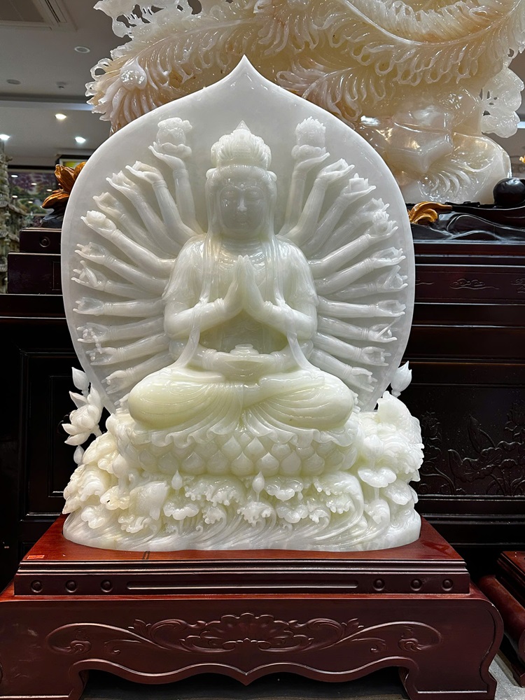 Bồ tát thiên thủ thiên nhãn ngọc Onyx