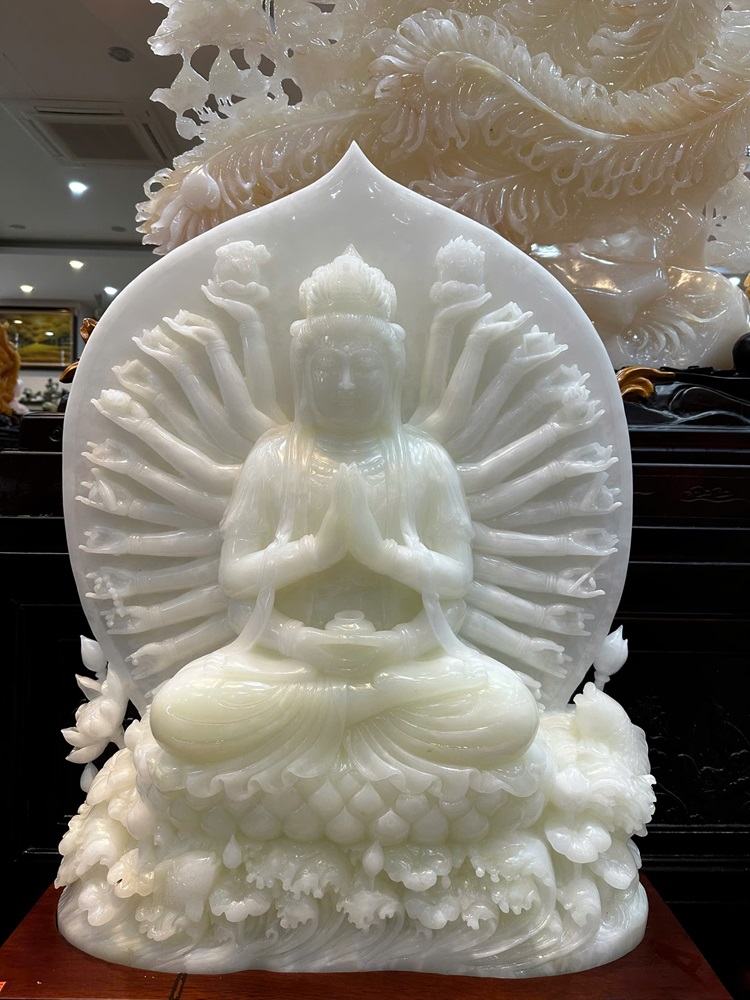 Bồ tát thiên thủ thiên nhãn ngọc Onyx
