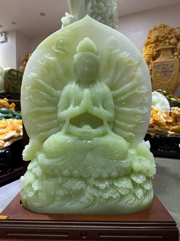 Bồ Tát Thiên Thủ Thiên Nhãn Ngọc Onyx Xanh 60cm