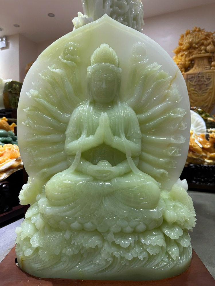 Bồ Tát Thiên Thủ Thiên Nhãn Ngọc Onyx Xanh 60cm