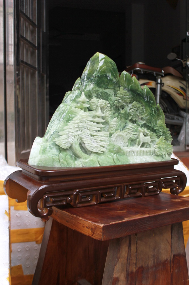 Bồng Lai Tiên Cảnh Ngọc Serpentine 52 x 40
