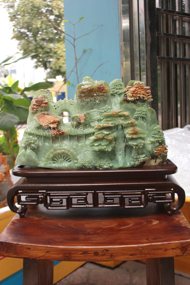 Bồng Lai Tiên Cảnh Ngọc Tụ Nham 42 x 33