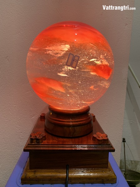 Cầu obisidian đá núi lửa huyết đỏ 21cm