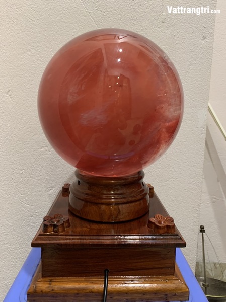 Cầu obisidian đá núi lửa huyết đỏ 21cm