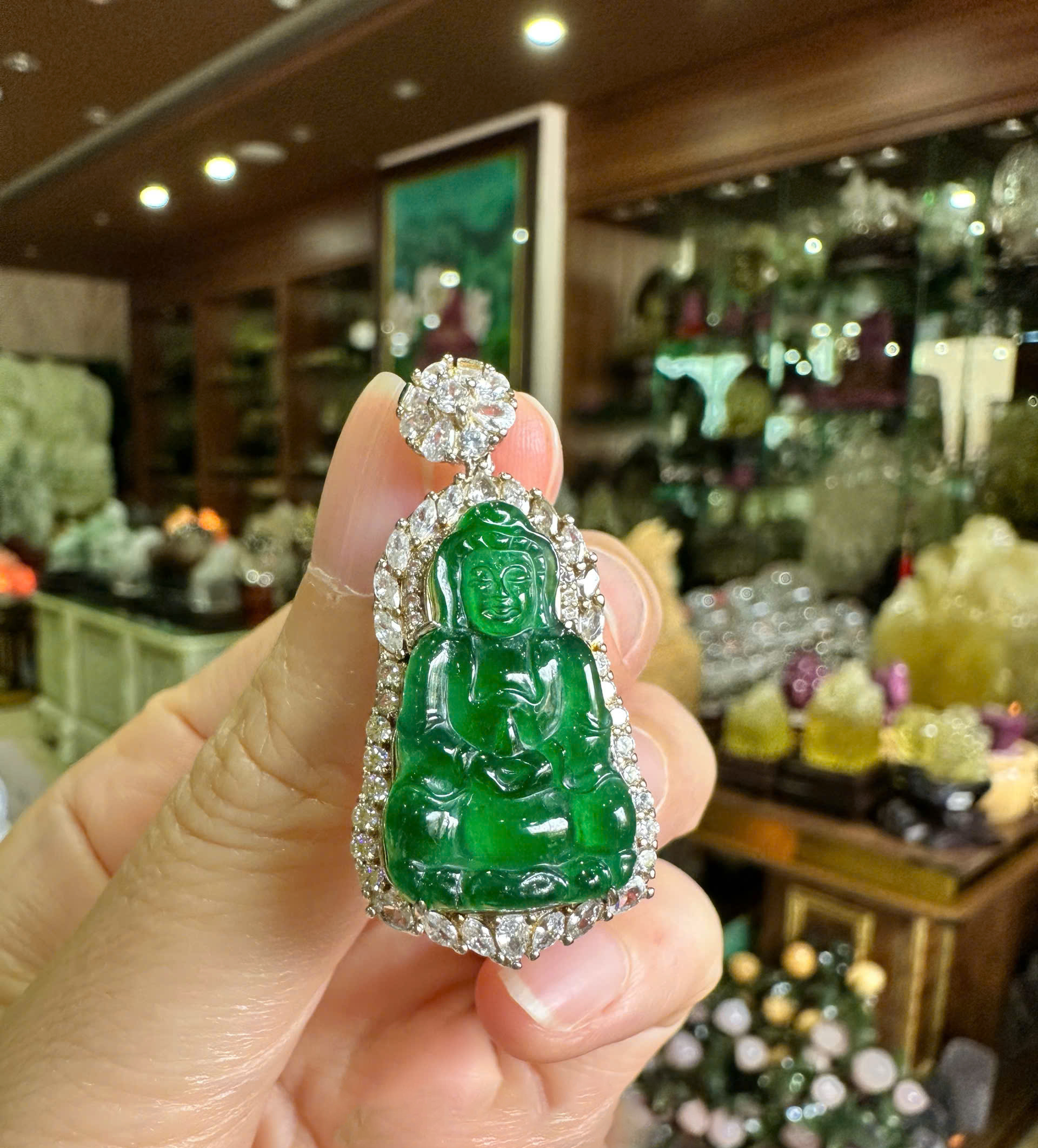 Quan Âm Bồ Tát Ngọc Phỉ Thúy Đế Vương Lục Đại Từ Đại Bi, Gia Trì Hộ Độ