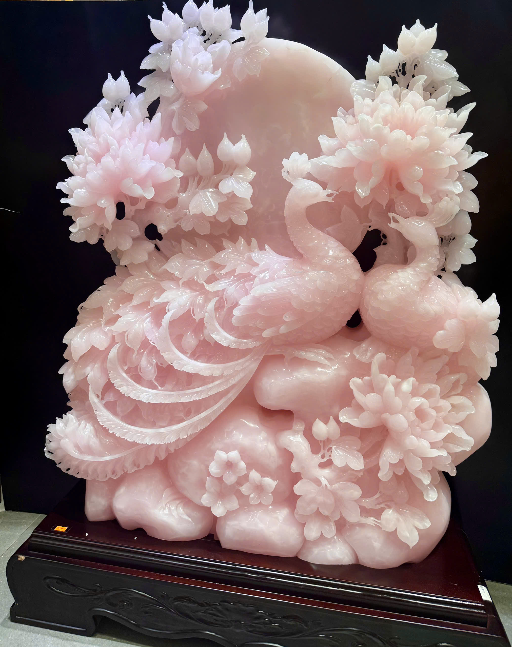 Cặp Khổng Tước Mẫu Đơn Hồng Ngọc Onyx – Đại kiệt tác phú quý cát tường, gắn kết duyên nồng và vương khí đỉnh cao