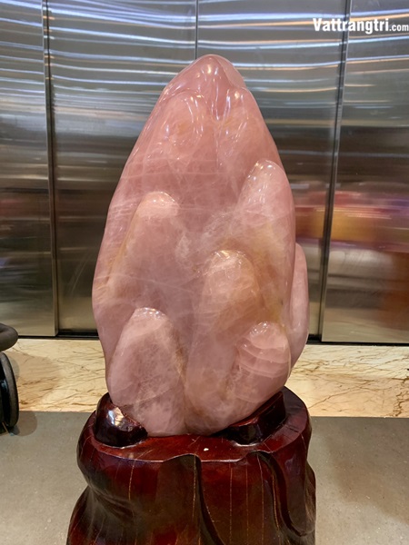Đại cảnh búp sen đá quý thạch anh hồng 73cm