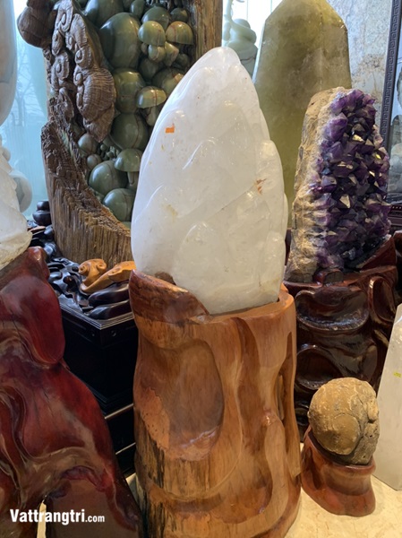 Đại cảnh búp sen đá quý thạch anh trắng 120cm