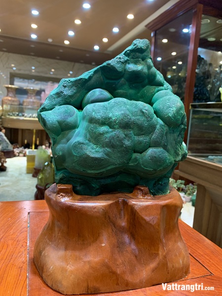 Đại cảnh khổng tước đá malachite nguyên sinh 34cm