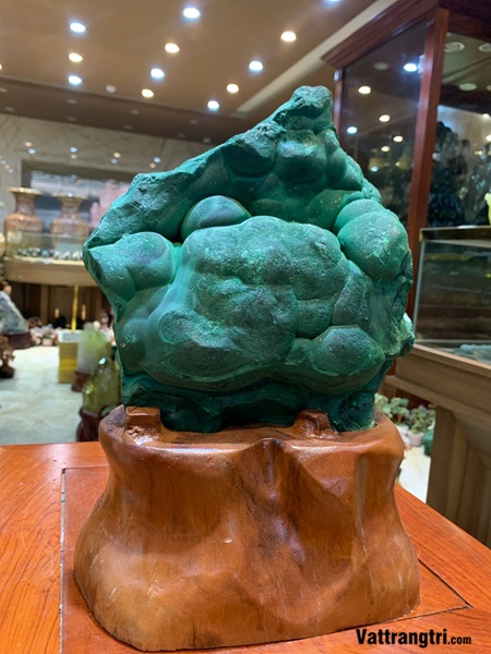 Đại cảnh núi đá khổng tước malachite nguyên sinh 34cm