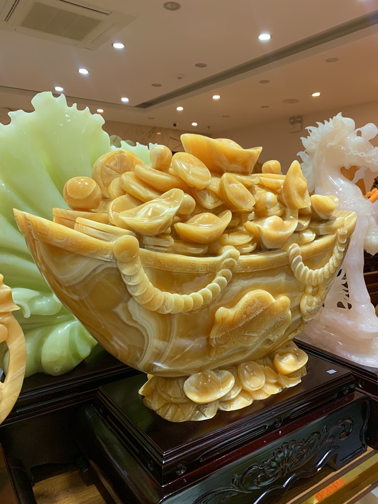 Đĩnh kim ngân tài bảo ngọc hoàng long