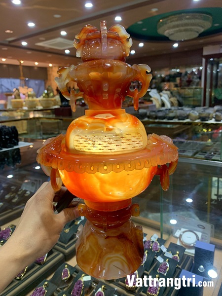 Đỉnh xông trầm ngọc mã não đỏ 33cm