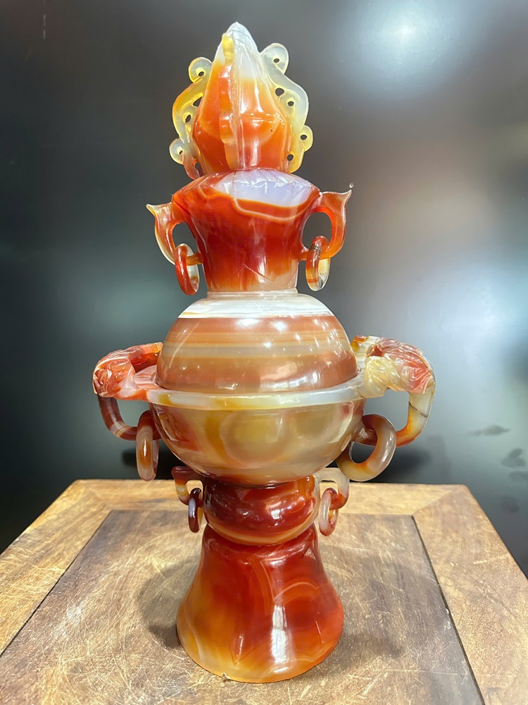 Đỉnh xông trầm ngọc mã não đỏ 33cm