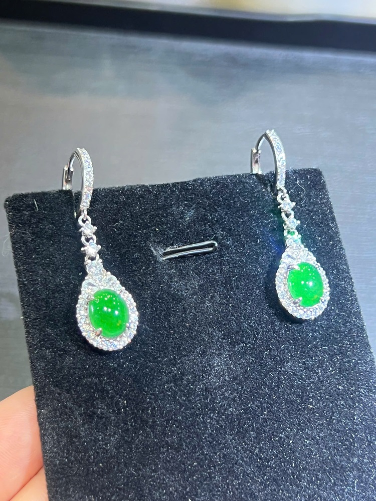 Cặp Hoa Tai Ngọc Phỉ Thuý Lục Đế Vương - Kèm Giấy Kiểm Định Type A