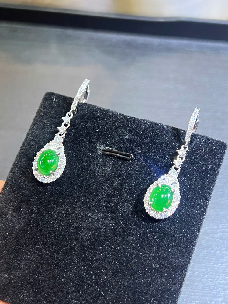 Cặp Hoa Tai Ngọc Phỉ Thuý Lục Đế Vương - Kèm Giấy Kiểm Định Type A