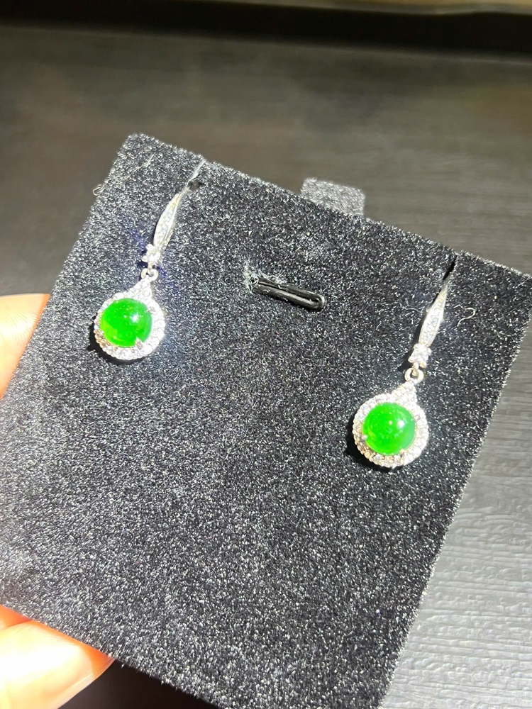 Cặp Hoa Tai Ngọc Phỉ Thuý Lục Đế Vương - Kèm Giấy Kiểm Định Type A