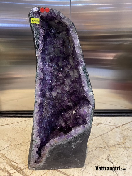 Động tinh thể thạch anh tím 52cm