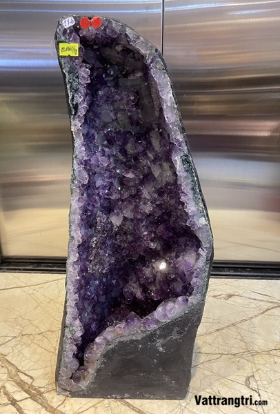 Động tinh thể thạch anh tím 52cm