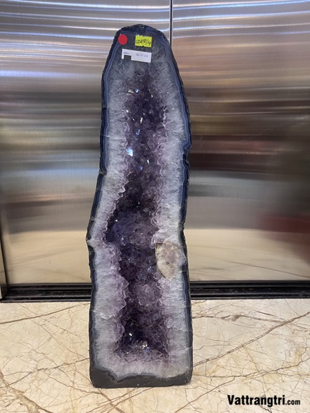 Động tinh thể thạch anh tím 60cm