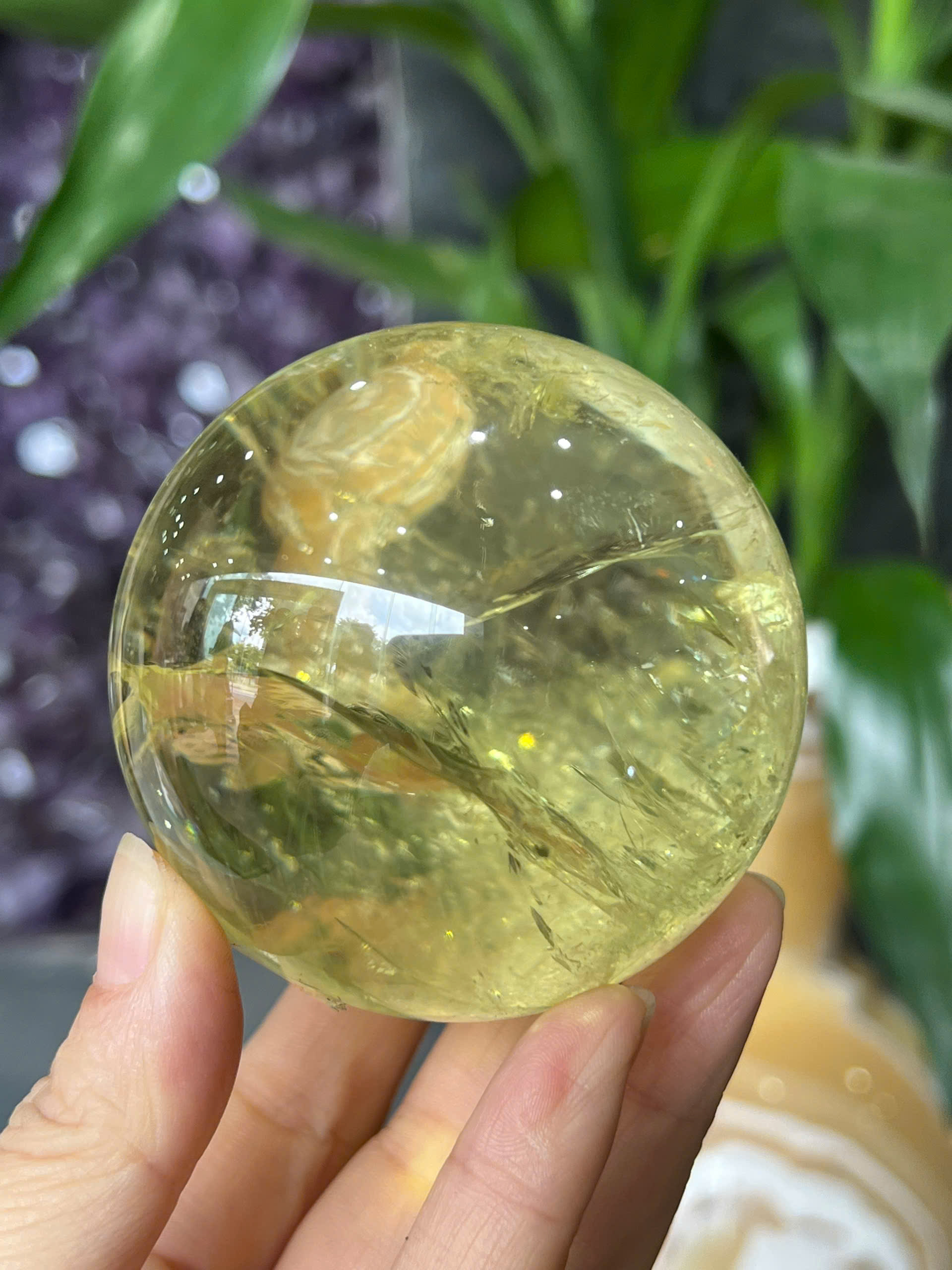 Quả Cầu Thạch Anh Vàng 6.6cm Hoàng Kim Chiêu Tài, Điểm Nhấn Nhỏ Gọn