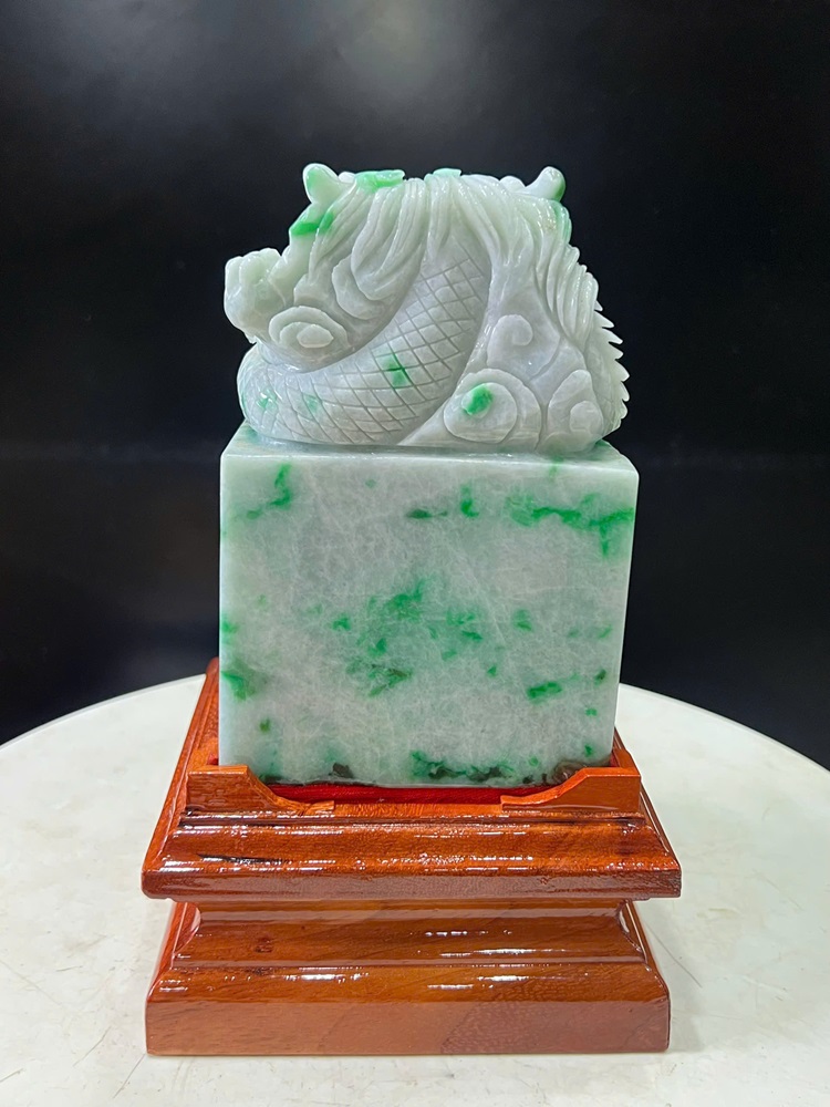 Vương Ấn Thần Long Hộ Chủ Ngọc Phỉ Thuý - Quà Tặng Sếp Lớn