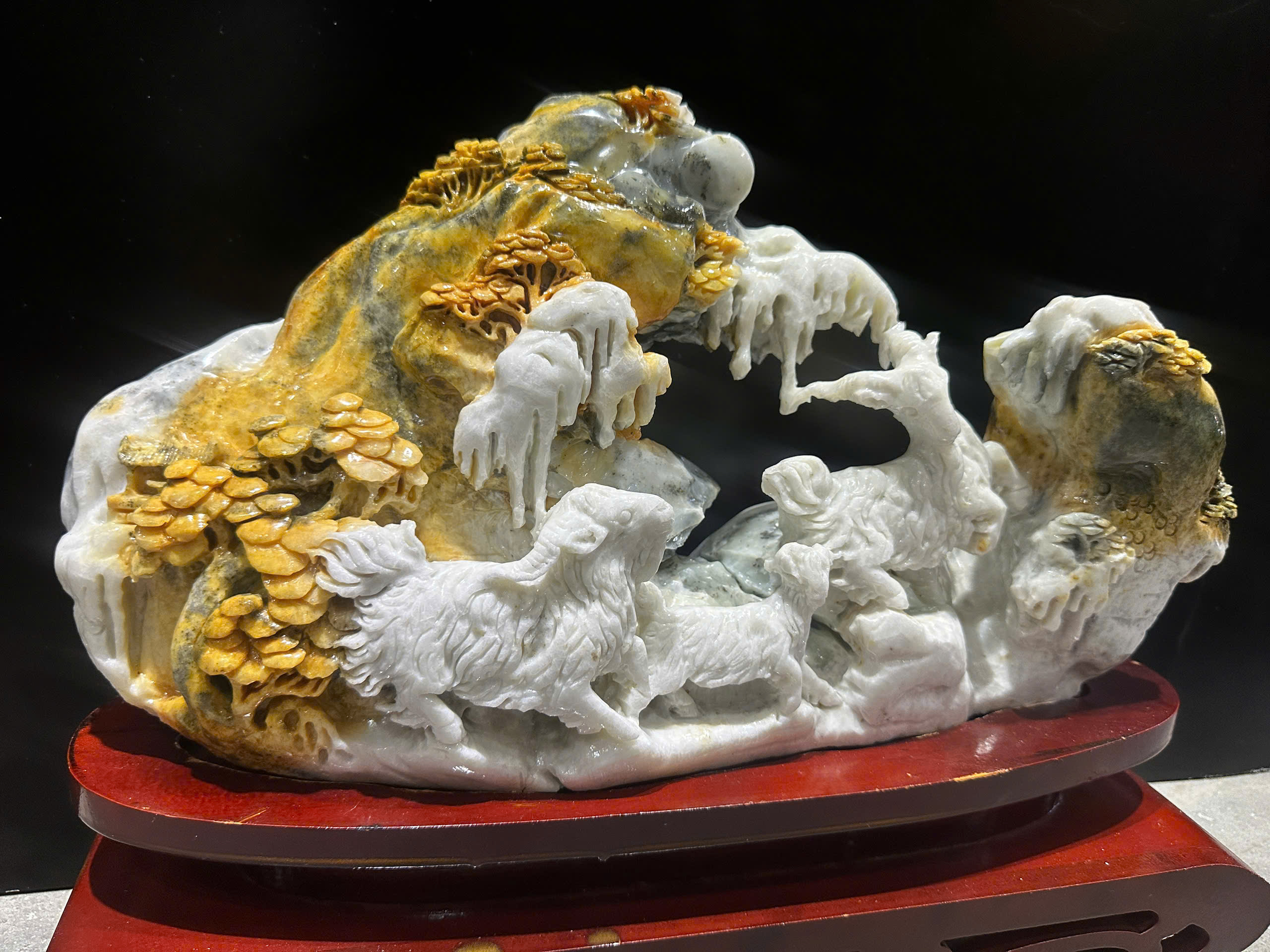 Tam Dương Khai Thái ngọc serpentine điềm lành xua tan vận xui, khởi đầu thuận lợi và tài lộc hưng thịnh