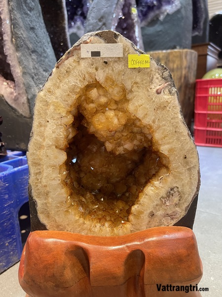 Hang động tinh thể đá thạch anh vàng 36cm