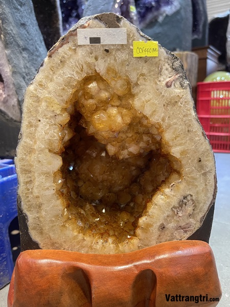 Hang động tinh thể đá thạch anh vàng 36cm