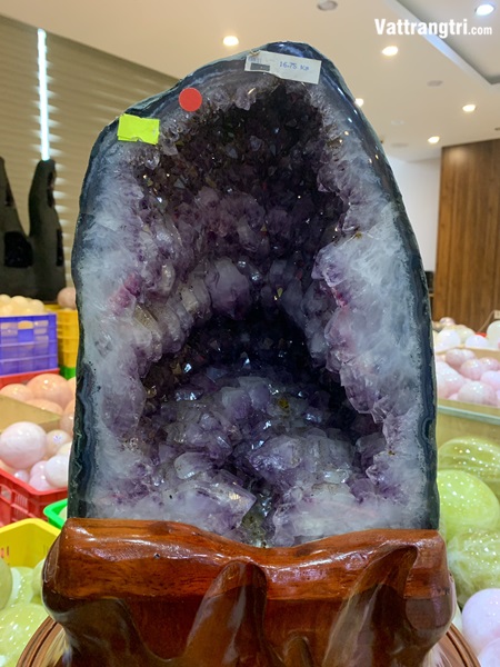 Hang động tinh thể thạch anh tím 43cm