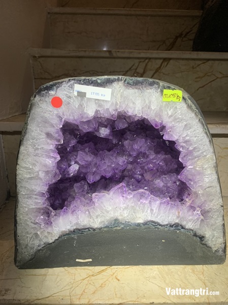 Hang động tinh thể thạch anh tím vip 28cm