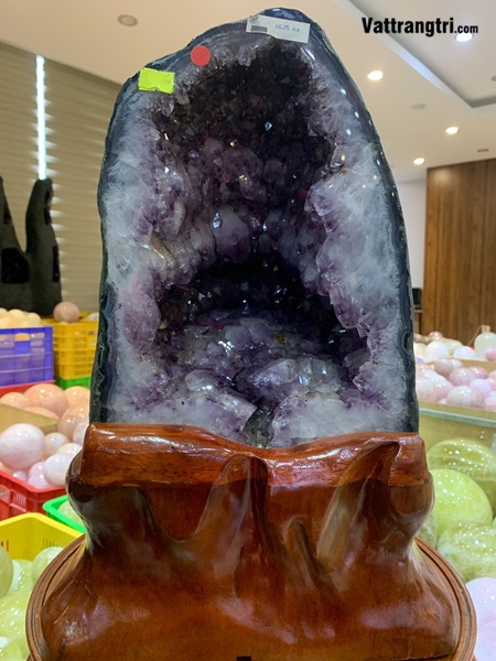 Hang động tinh thể thạch anh tím vip 43cm