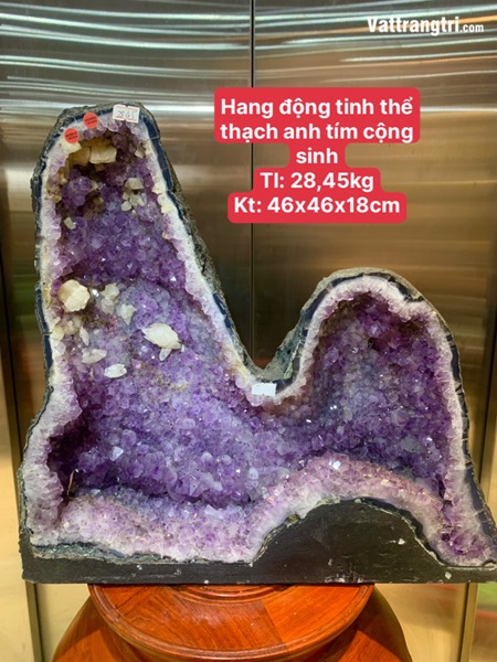 Hang động tinh thể thạch anh tím vip 46cm