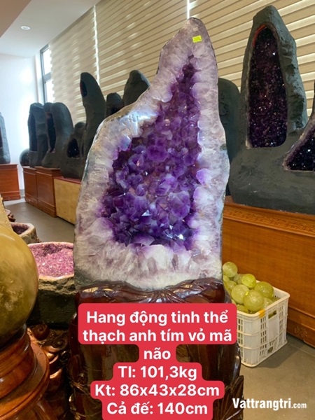 Hang động tinh thể thạch anh tím vỏ mã não vip 140cm