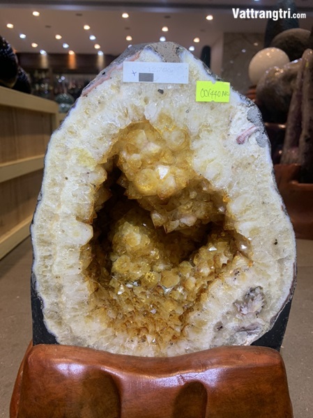 Hang động tinh thể thạch anh vàng 38cm