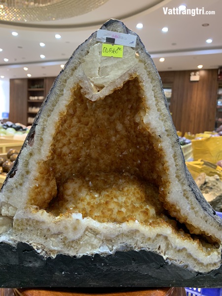 Hang động tinh thể thạch anh vàng vip 30cm