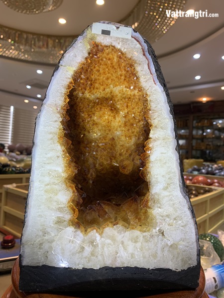 Hang động tinh thể thạch anh vàng vip 30cm