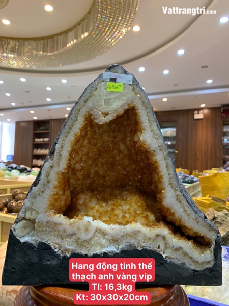Hang động tinh thể thạch anh vàng vip 30cm